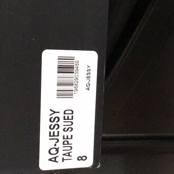 NEW ,Aqua Jessy TAUPE Suede Boots, size 8 M, never Worn exclusive Bloomingdales. - Picture 6 of 6
